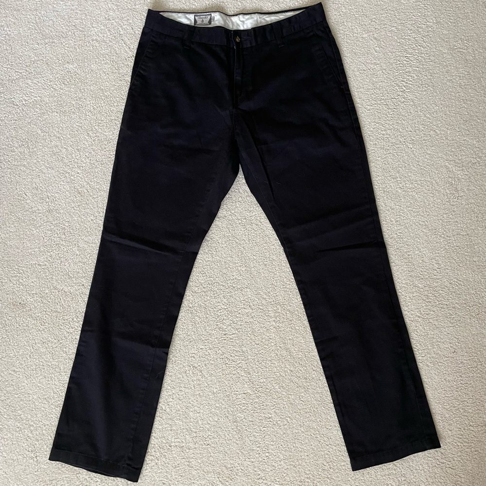 Volcom men’s black khakis